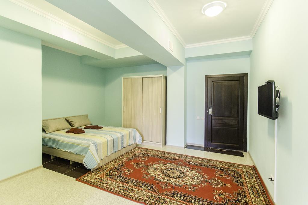 Apart Comfort Almaty Luaran gambar