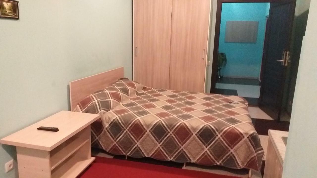 Apart Comfort Almaty Luaran gambar